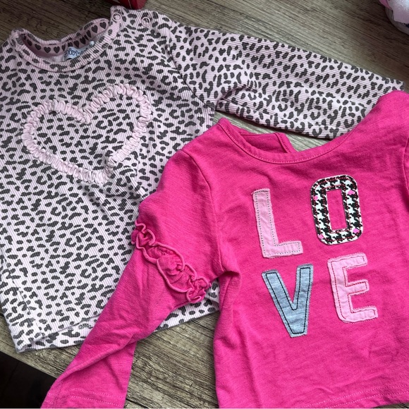 🌻3/25$ Set of 2 baby girl long sleeve tops 12 months - Picture 1 of 4